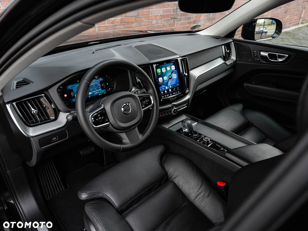 Volvo XC 60 B4 D AWD Plus Dark - 23