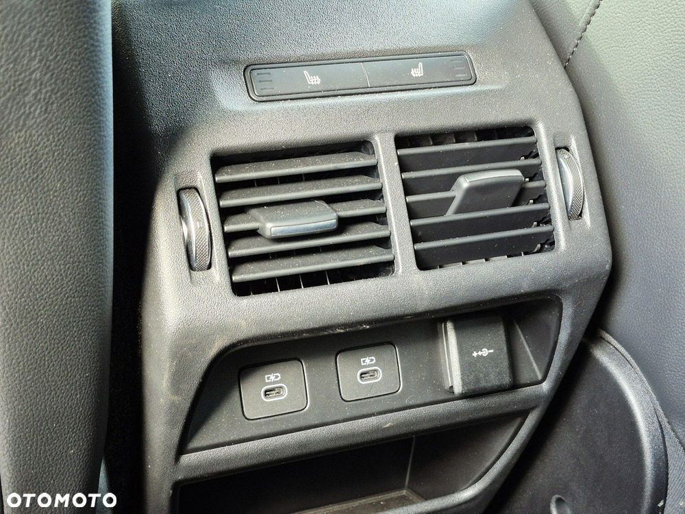 Land Rover Discovery Sport - 31