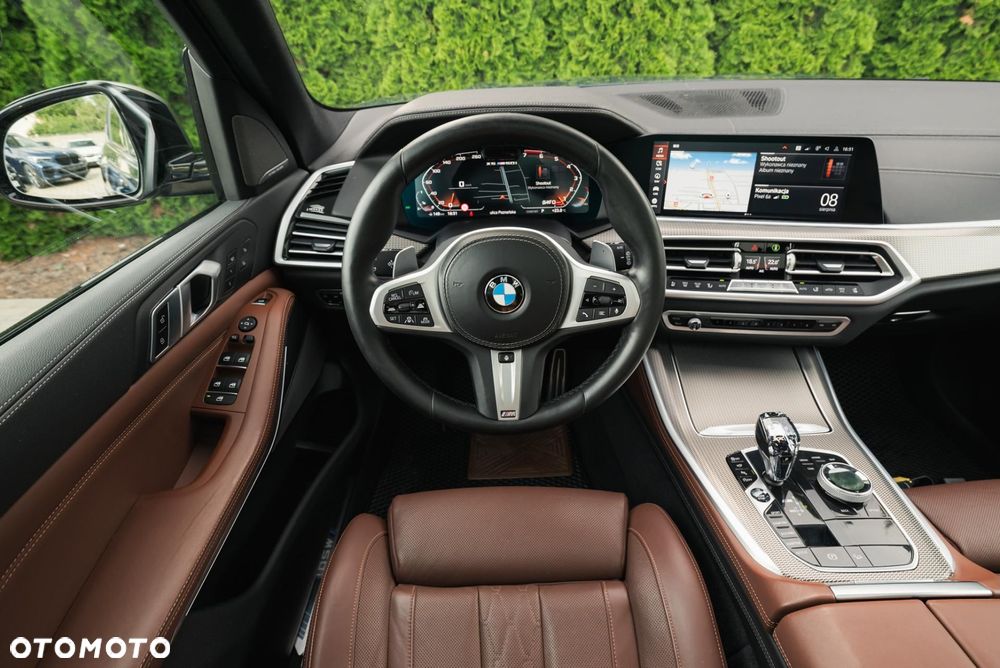 BMW X5 M50i - 11