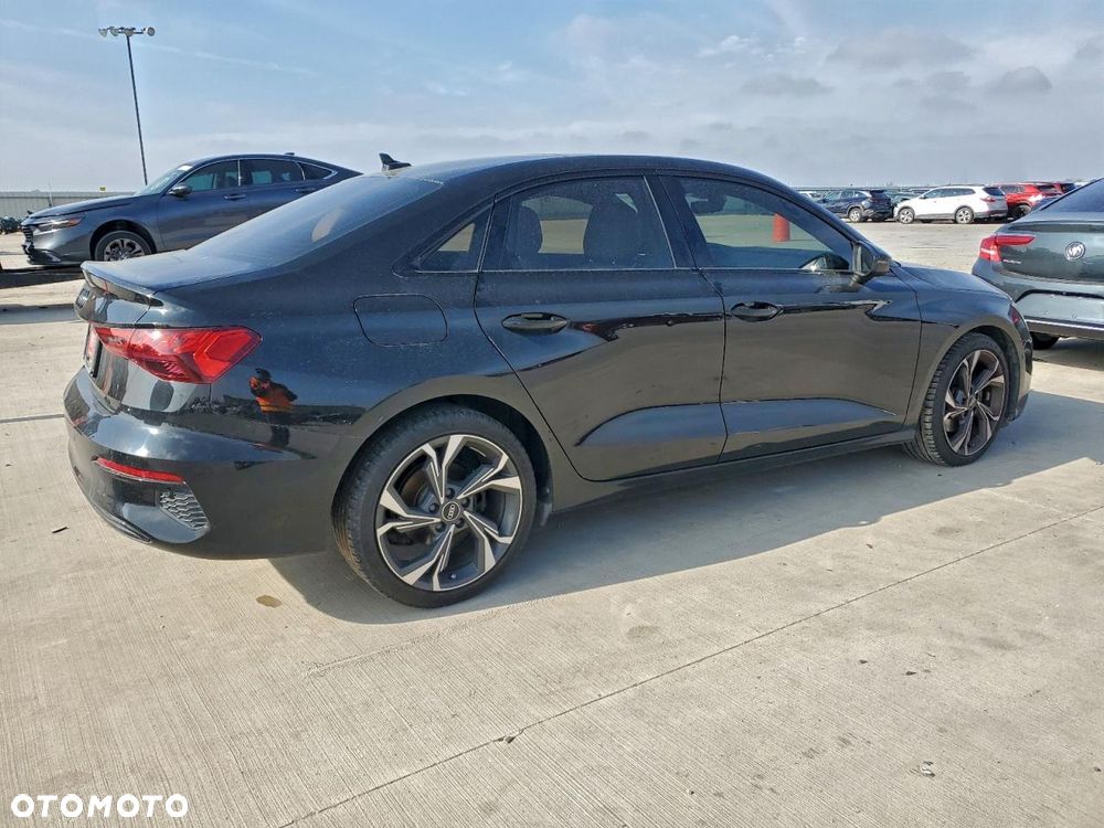 Audi A3 Limousine 40 TFSI quattro S tronic advanced - 4