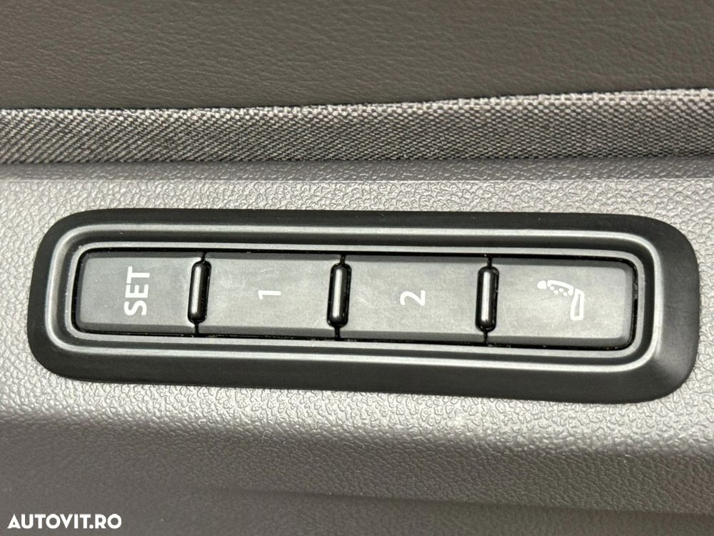 Volkswagen Multivan - 22