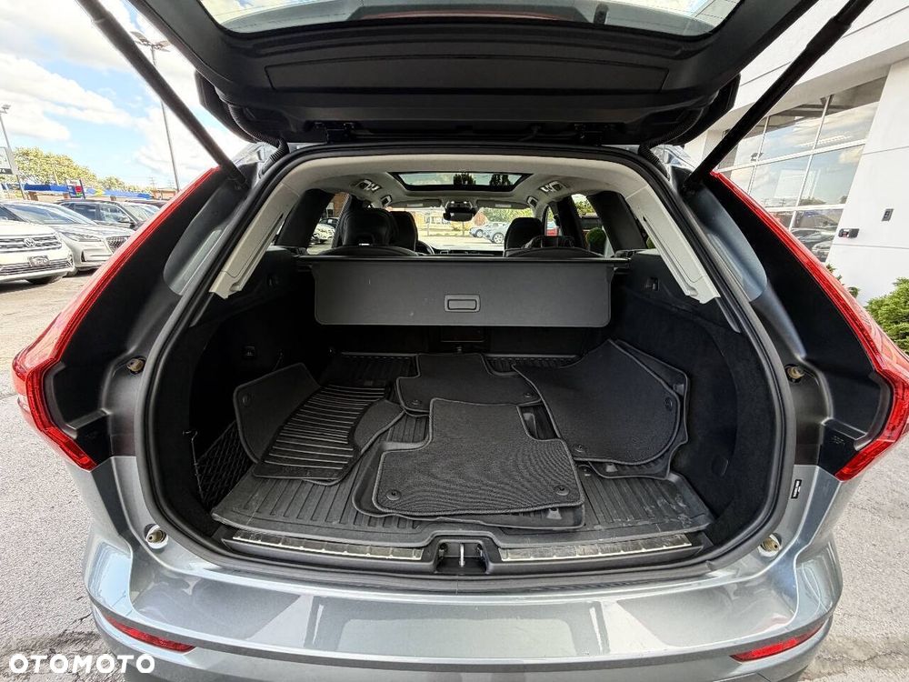 Volvo XC 60 T6 AWD Momentum - 24