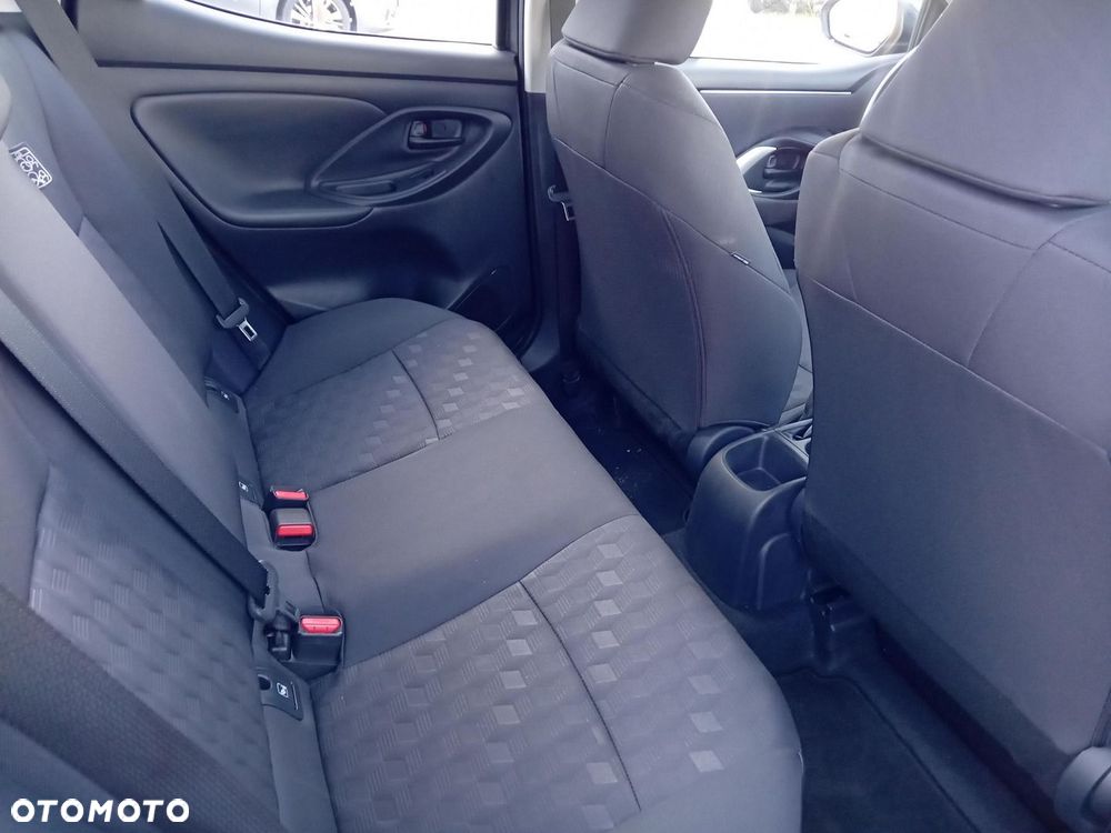 Toyota Yaris - 12
