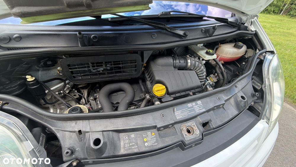 Nissan Primaster - 13