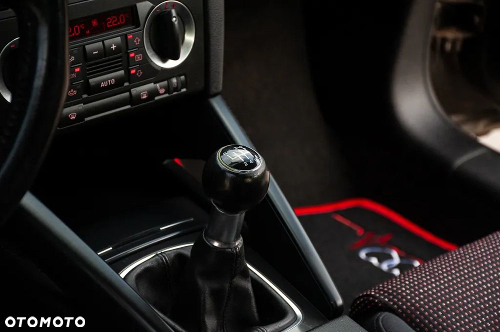 Audi A3 3-drzwiowe 2.0 FSI Attraction - 39