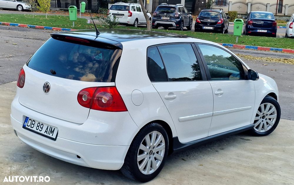 Volkswagen Golf 1.9 TDI DSG GT Sport - 4