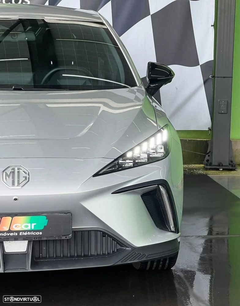 MG MG4 64 kWh Luxury - 4