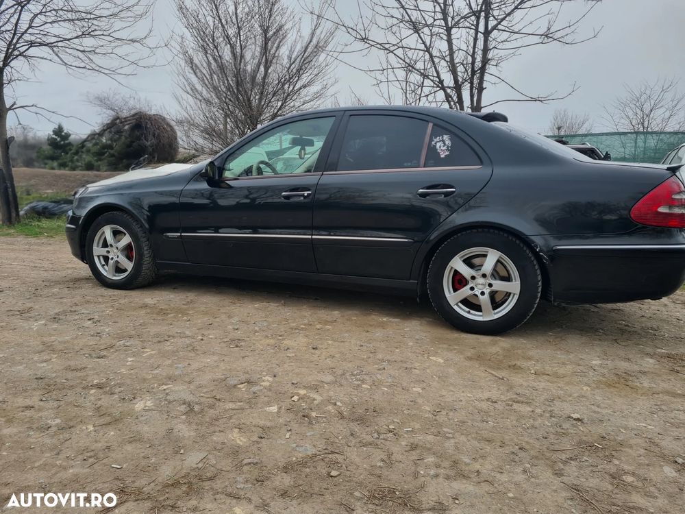 Mercedes-Benz E - 16