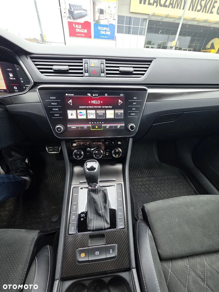 Skoda Superb 2.0 TDI SCR Sportline DSG - 9