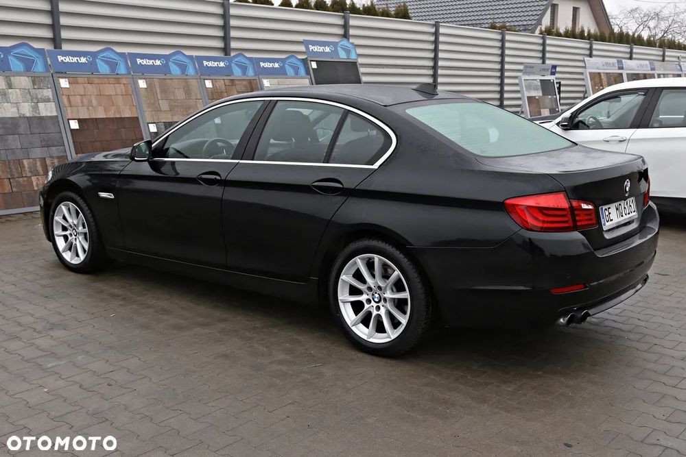 BMW Seria 5 528i - 21