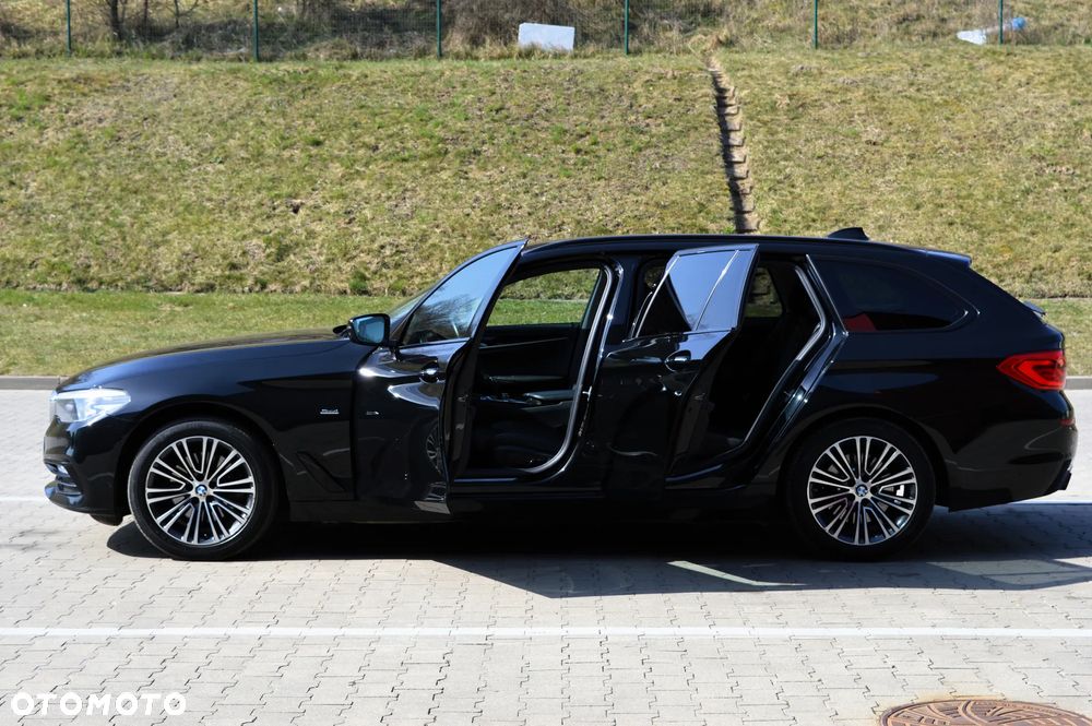 BMW Seria 5 520d xDrive Luxury Line sport - 23