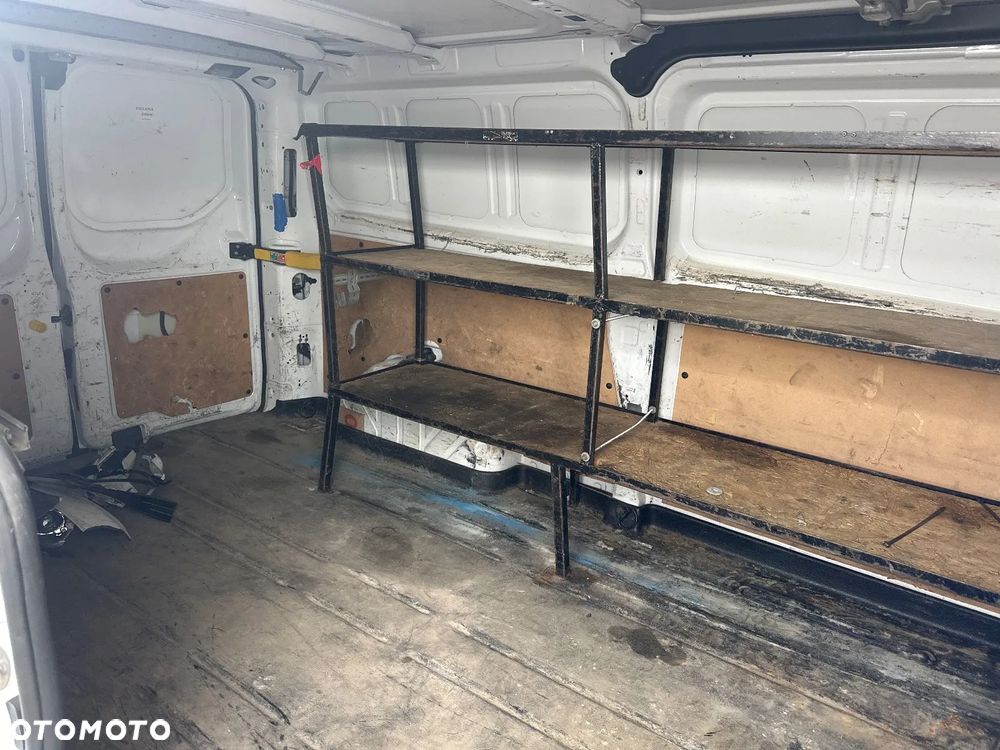 Ford TOURNEO CUSTOM - 25