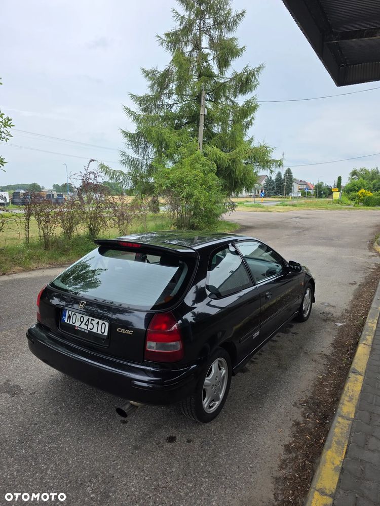 Honda Civic 1.8i VTI - 8