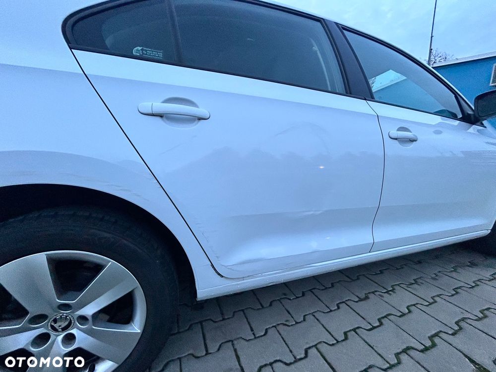 Skoda RAPID 1.2 TSI Ambition - 15