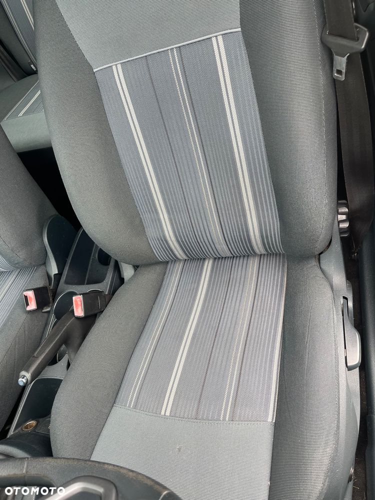 Ford Fiesta 1.25 Ghia - 11
