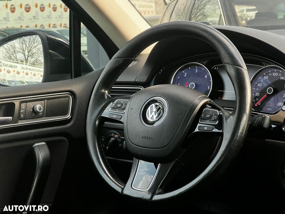 VOLKSWAGEN Touareg 2015 — imagine 32