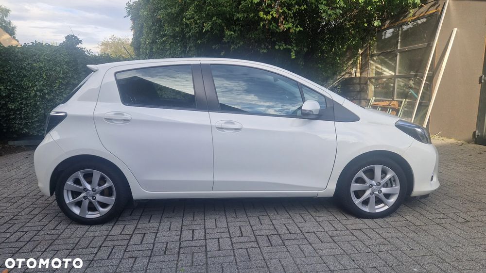Toyota Yaris Hybrid 1.5 VVT-i Comfort mit Design Paket - 4