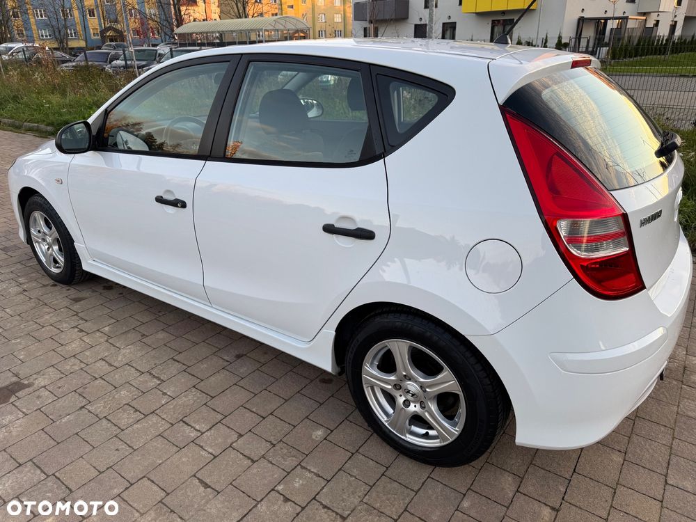 Hyundai i30 1.4 Comfort World Cup - 24