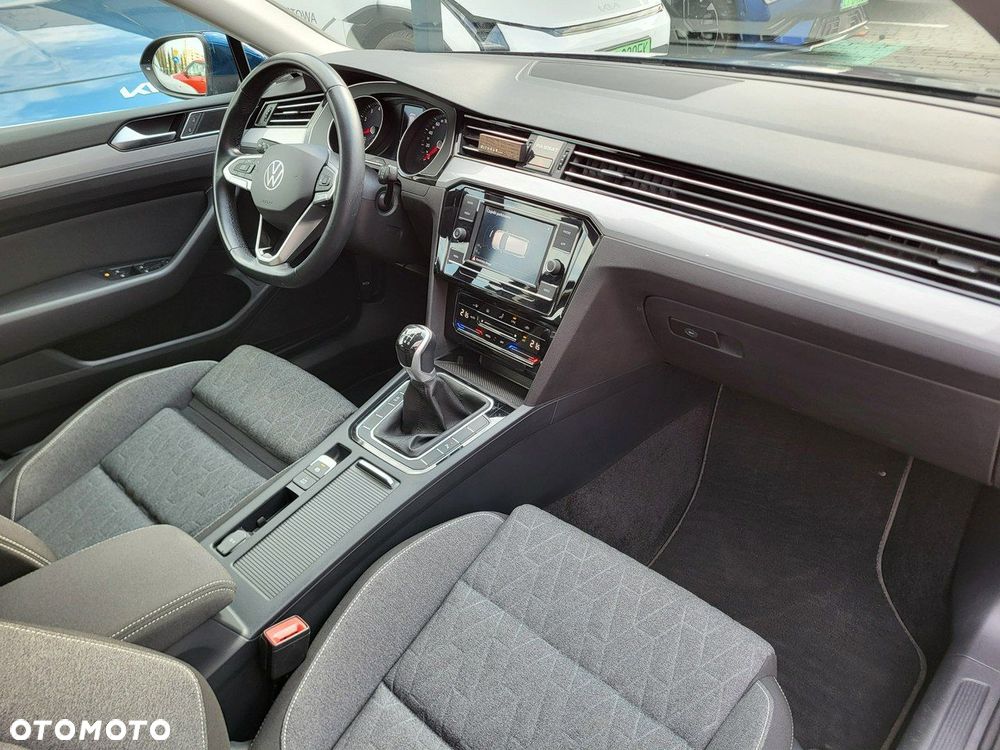 Volkswagen Passat - 19