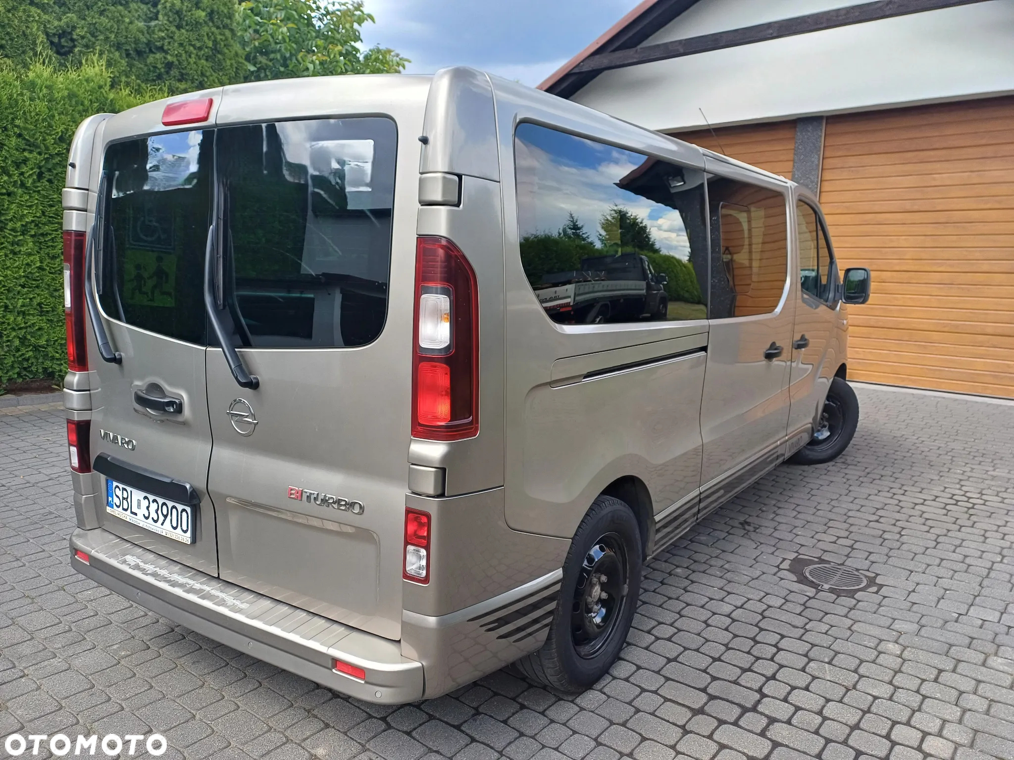 Opel Vivaro - 11