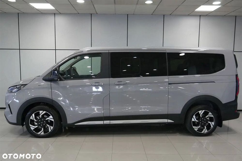 Ford Tourneo Custom - 4