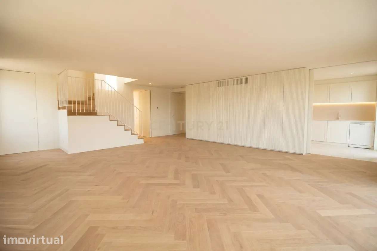 Luxuosa Moradia em Alcântara, Lisboa - 240m² com Vista Rio - Grande imagem: 3/26