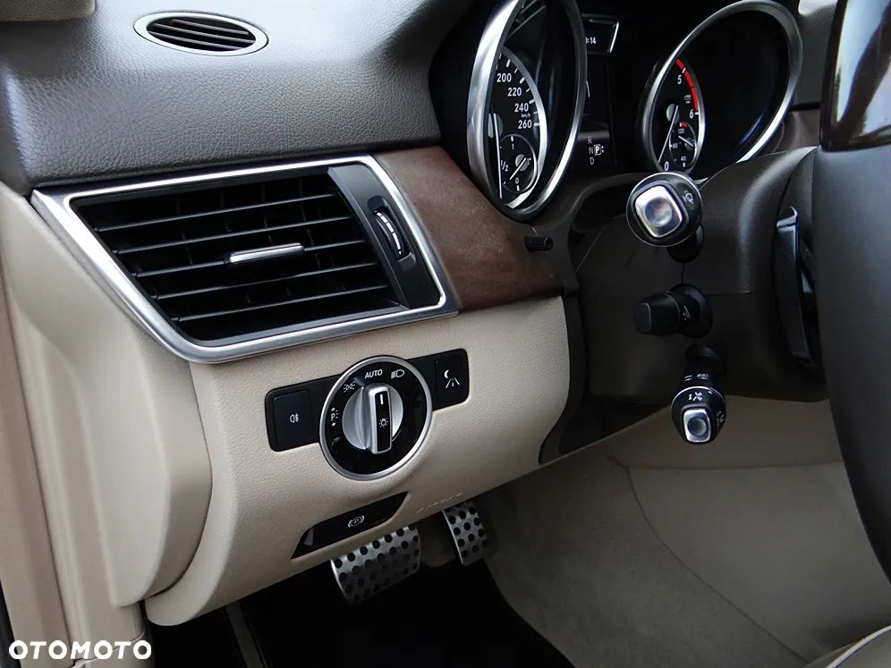 Mercedes-Benz ML 350 BlueTEC 4MATIC 7G-TRONIC - 27