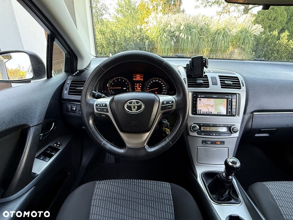 Toyota Avensis - 22