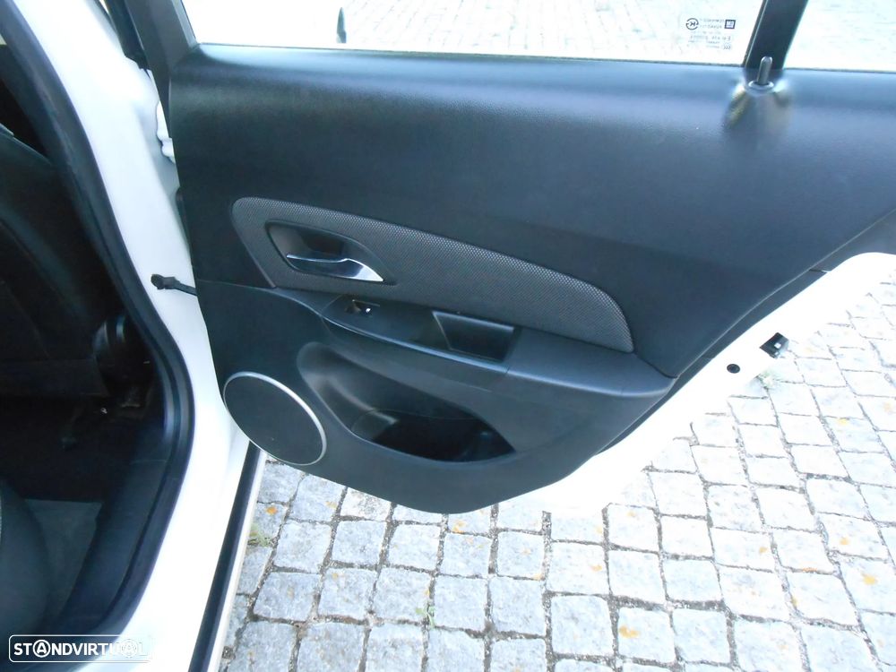 Chevrolet Cruze SW 1.7 VCDi LT - 22