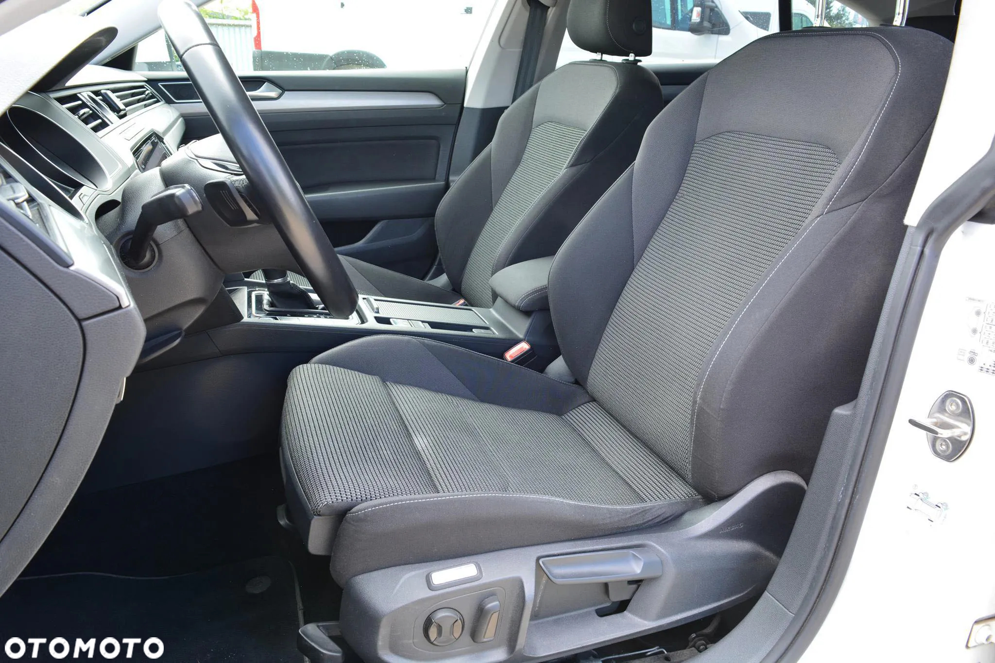 Volkswagen Arteon 2.0 TSI Essence DSG - 29