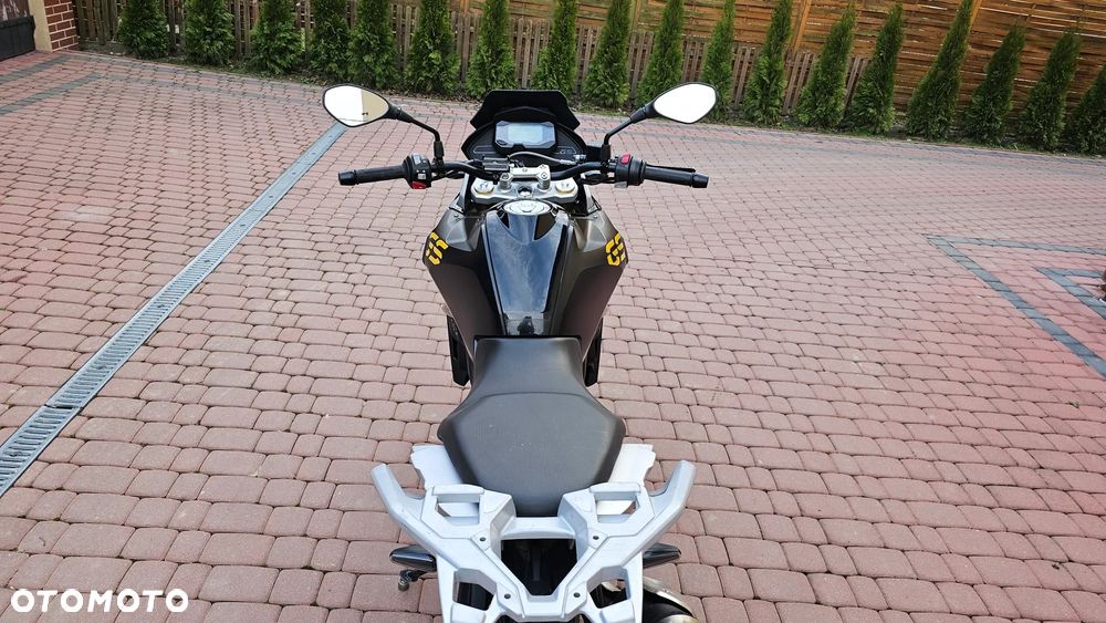 BMW G - 32