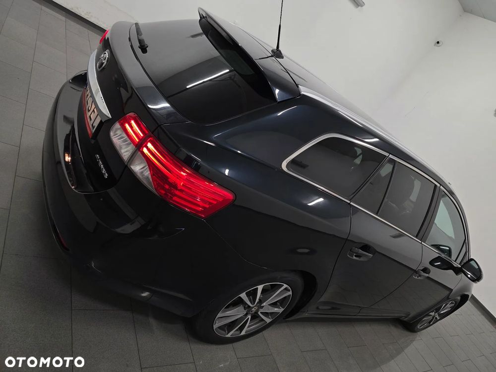 Toyota Avensis 2.0 D-4D Sol Premium - 35