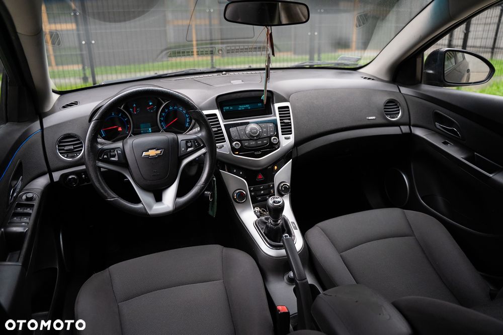 Chevrolet Cruze - 17