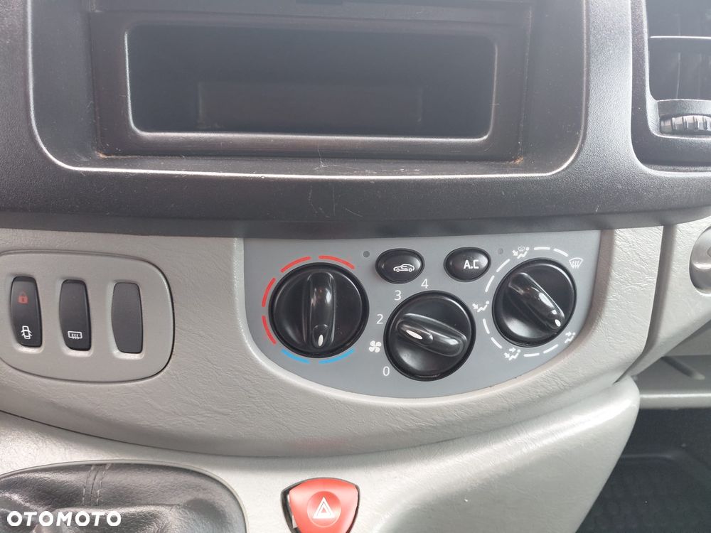 Opel VIVARO - 24