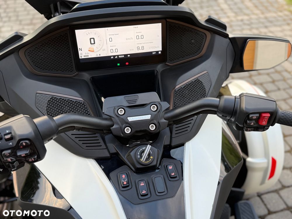 Can-Am Spyder - 9