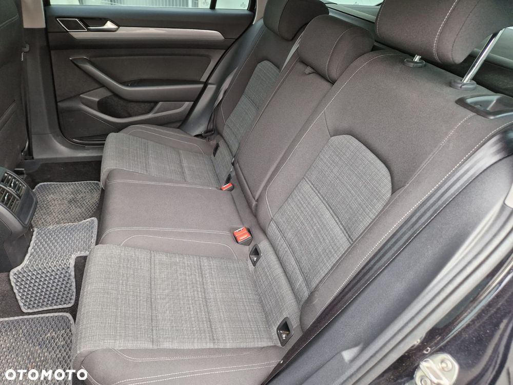 Volkswagen Passat 2.0 TDI Business DSG - 11
