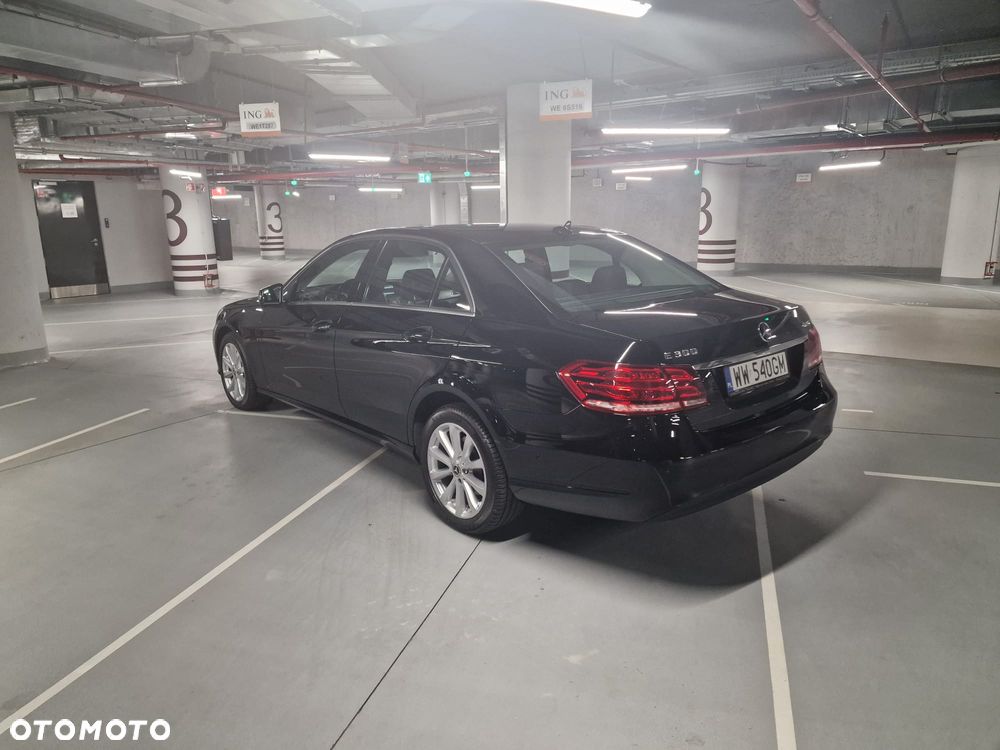 Mercedes-Benz Klasa E 300 4-Matic Elegance - 16