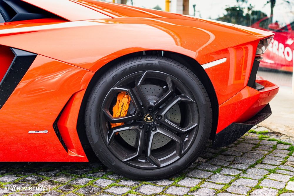 Lamborghini Aventador 6.5 V12 LP700-4 - 4