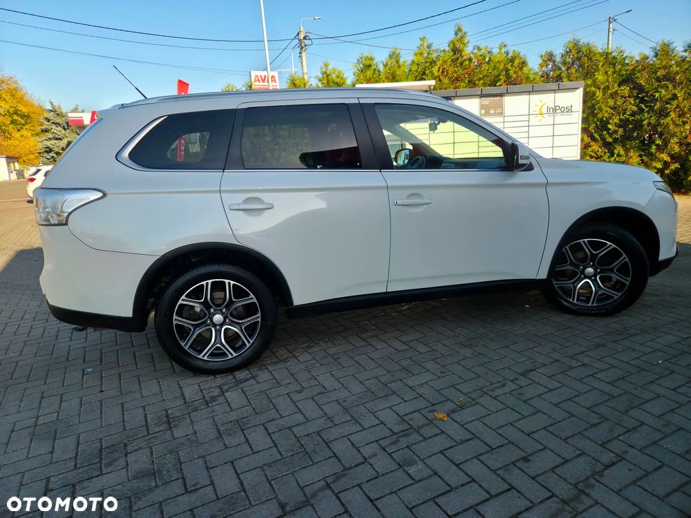 Mitsubishi Outlander 2.2 DI-D 4WD Automatik Diamant Edition - 16