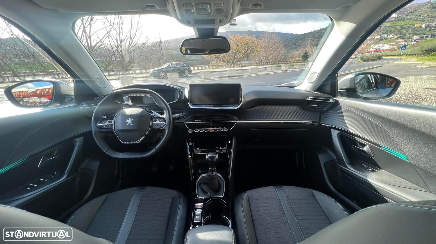Peugeot 2008 1.2 PureTech Allure Pack - 4