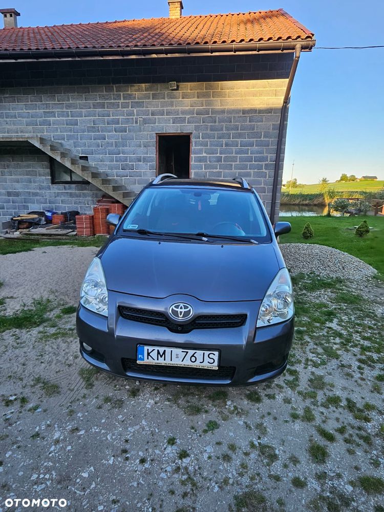 Toyota Verso - 1
