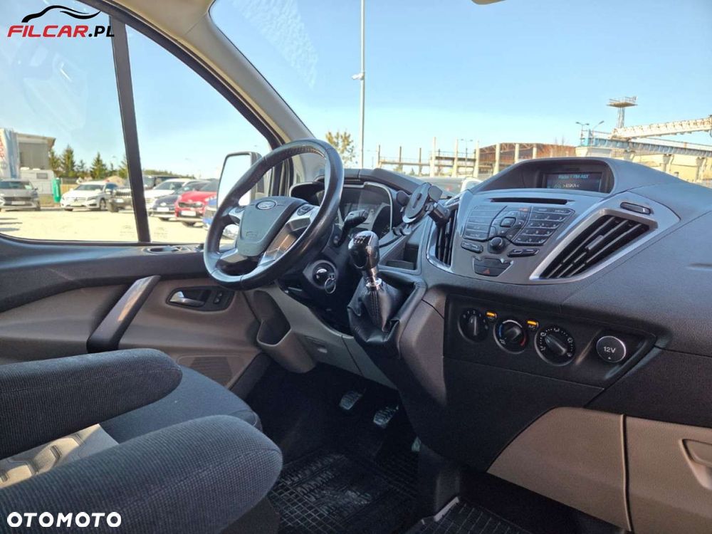 Ford Tourneo Custom - 10