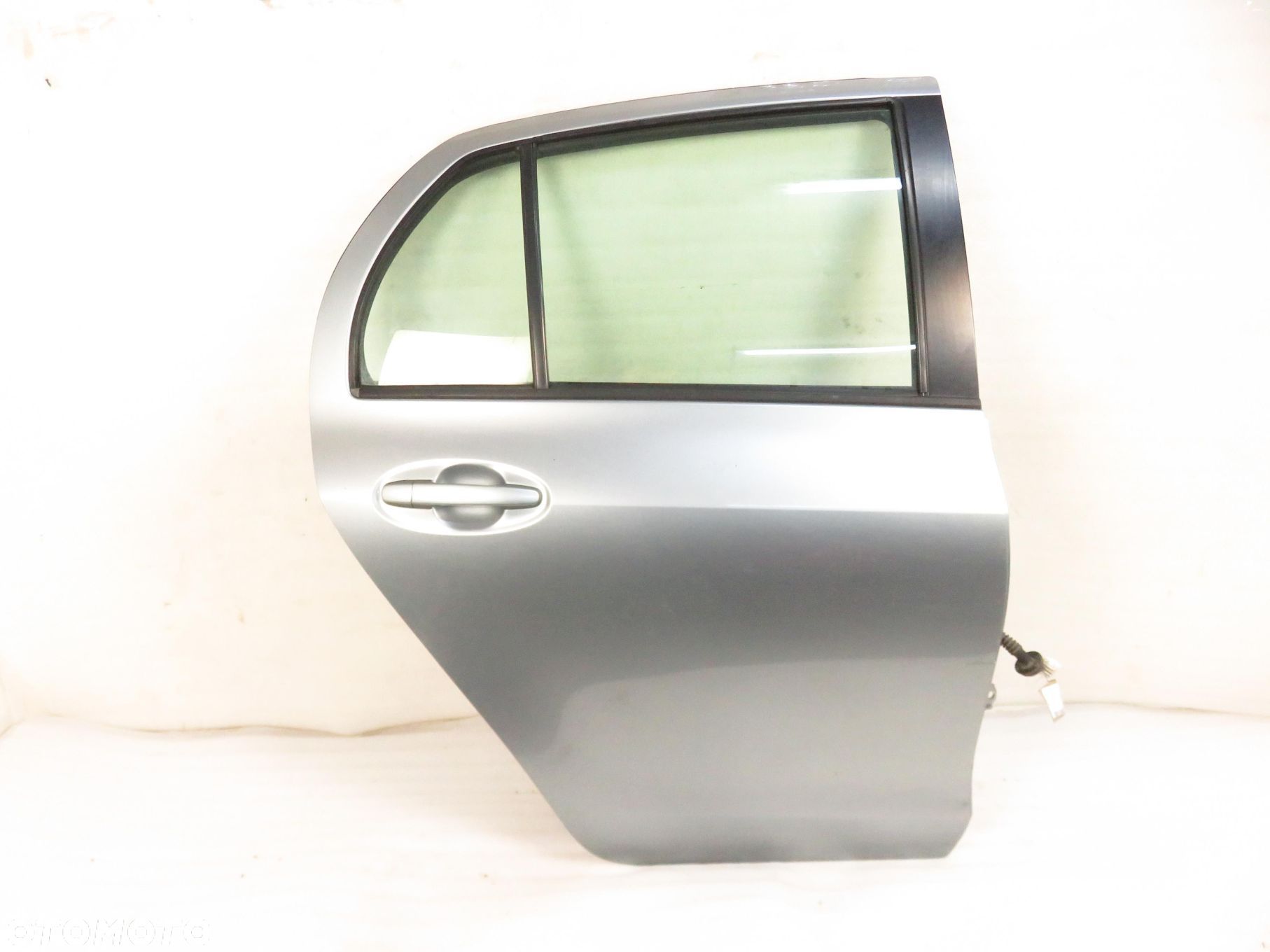 DRZWI PRAWY TYŁ TOYOTA YARIS II (P9) 1F7 Ultra Silver - 1