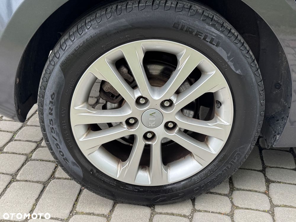 Kia Ceed - 27
