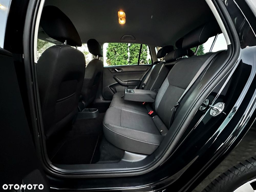 Skoda RAPID 1.6 TDI DSG Drive - 35