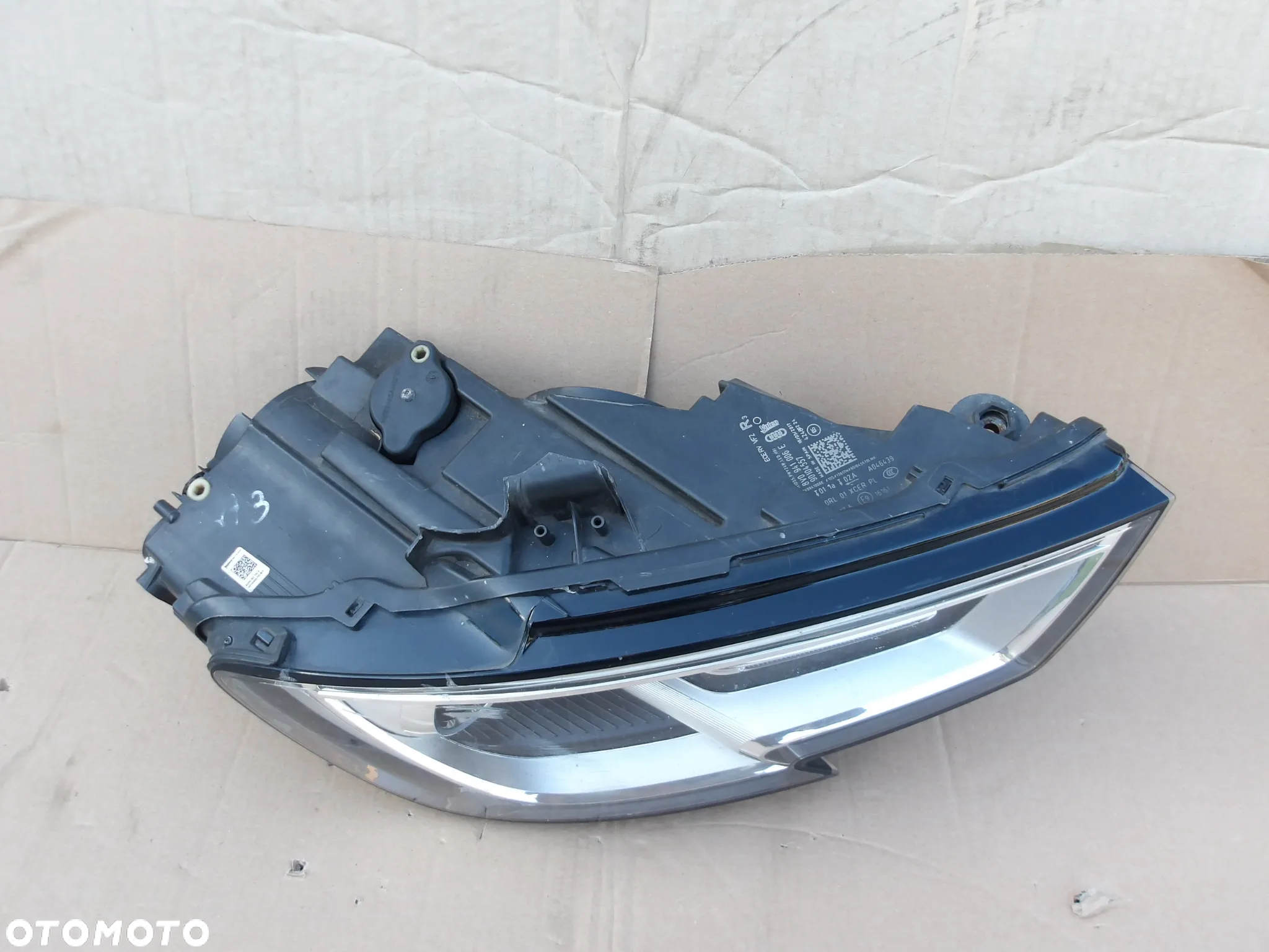 LAMPA PRAWY PRZOD AUDI A3 8V XENON 8V0941033F - 3