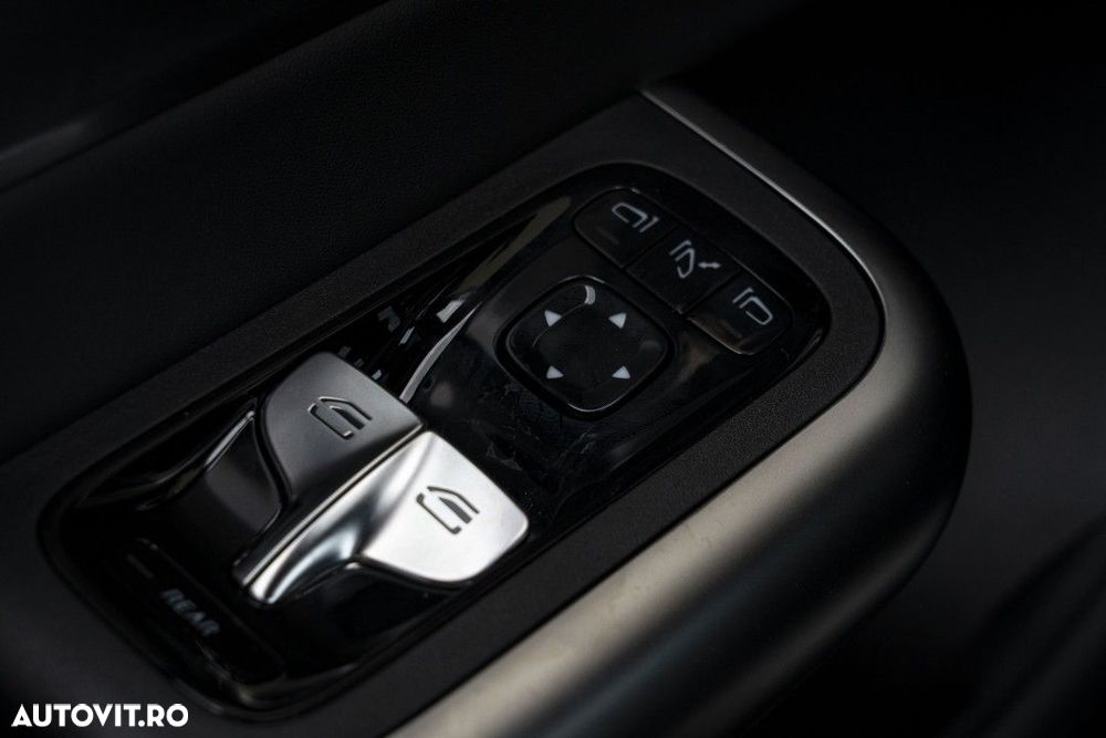 Mercedes-Benz GLB - 25