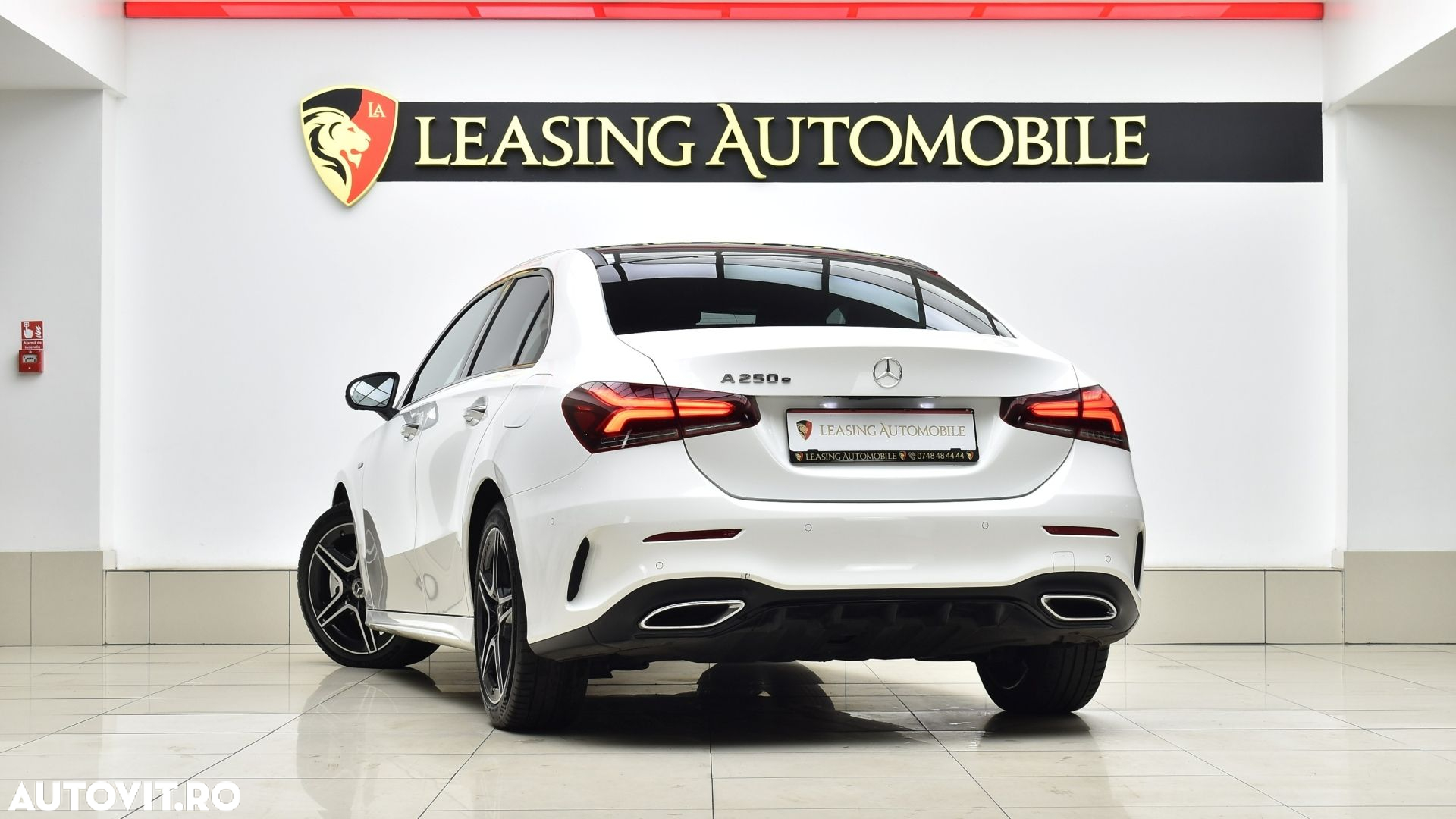 Mercedes-Benz A 250 e 8G-DCT AMG Line - 5