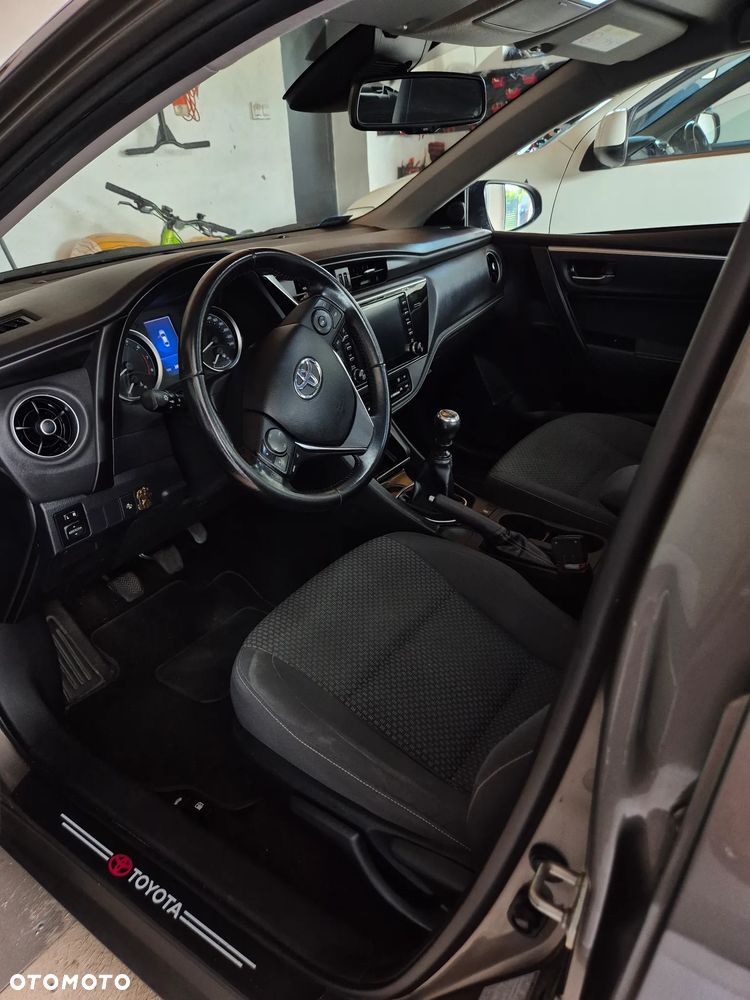 Toyota Corolla 1.6 Executive - 11