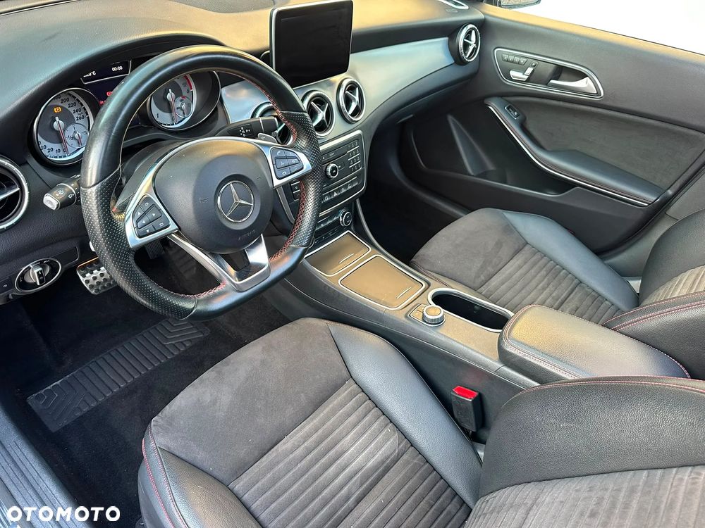 Mercedes-Benz CLA 200 d 7G-DCT AMG Line - 8